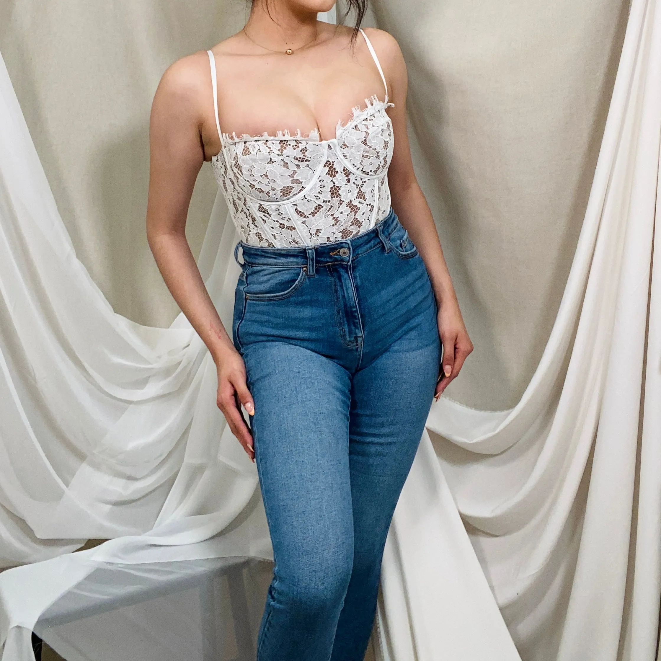 Brielle High Rise Jeans Med)