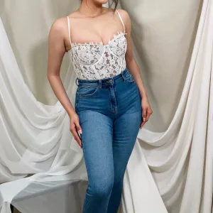 Brielle High Rise Jeans Med)