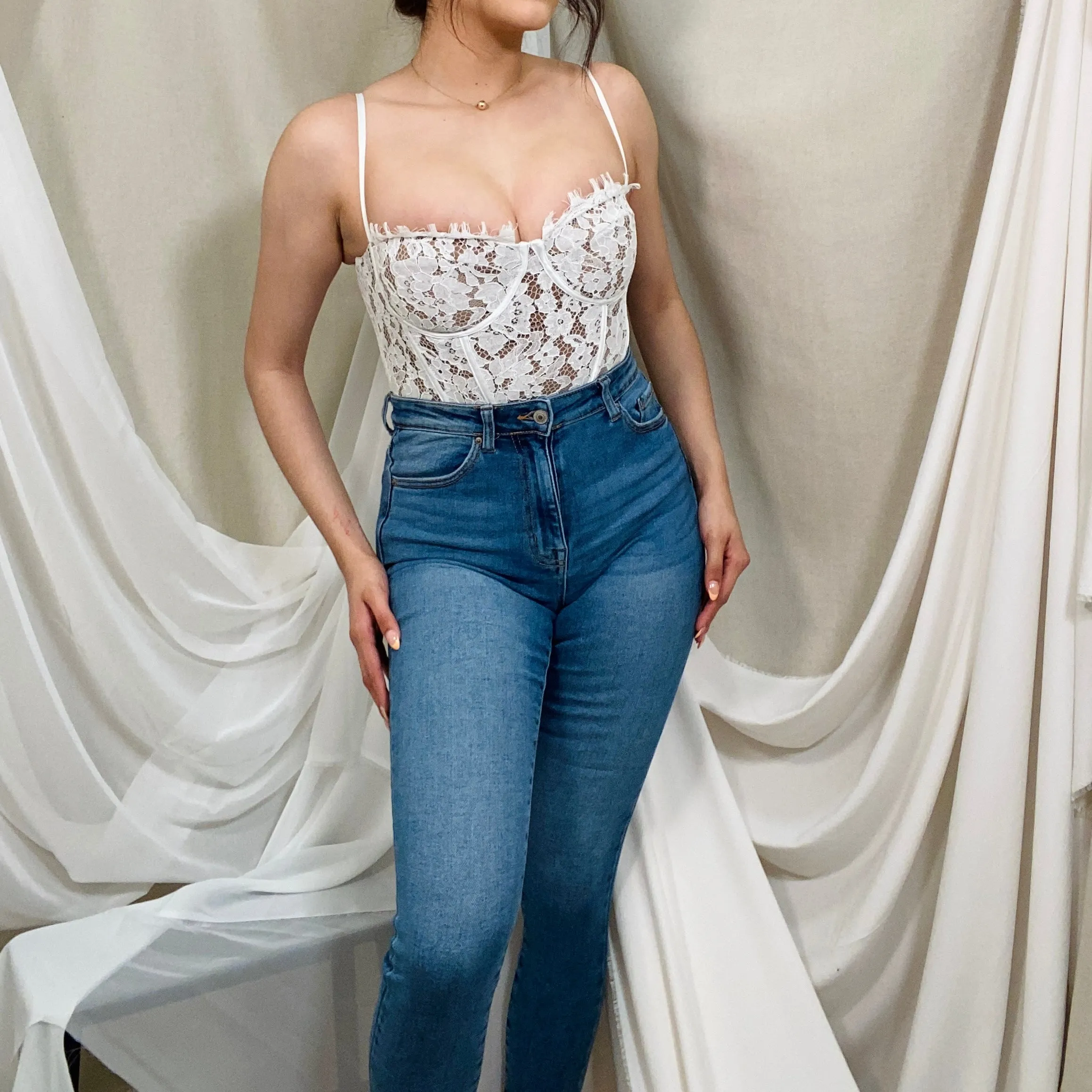 Brielle High Rise Jeans Med)