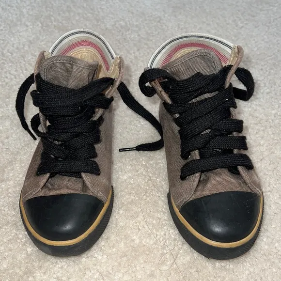 Burberry converse style.