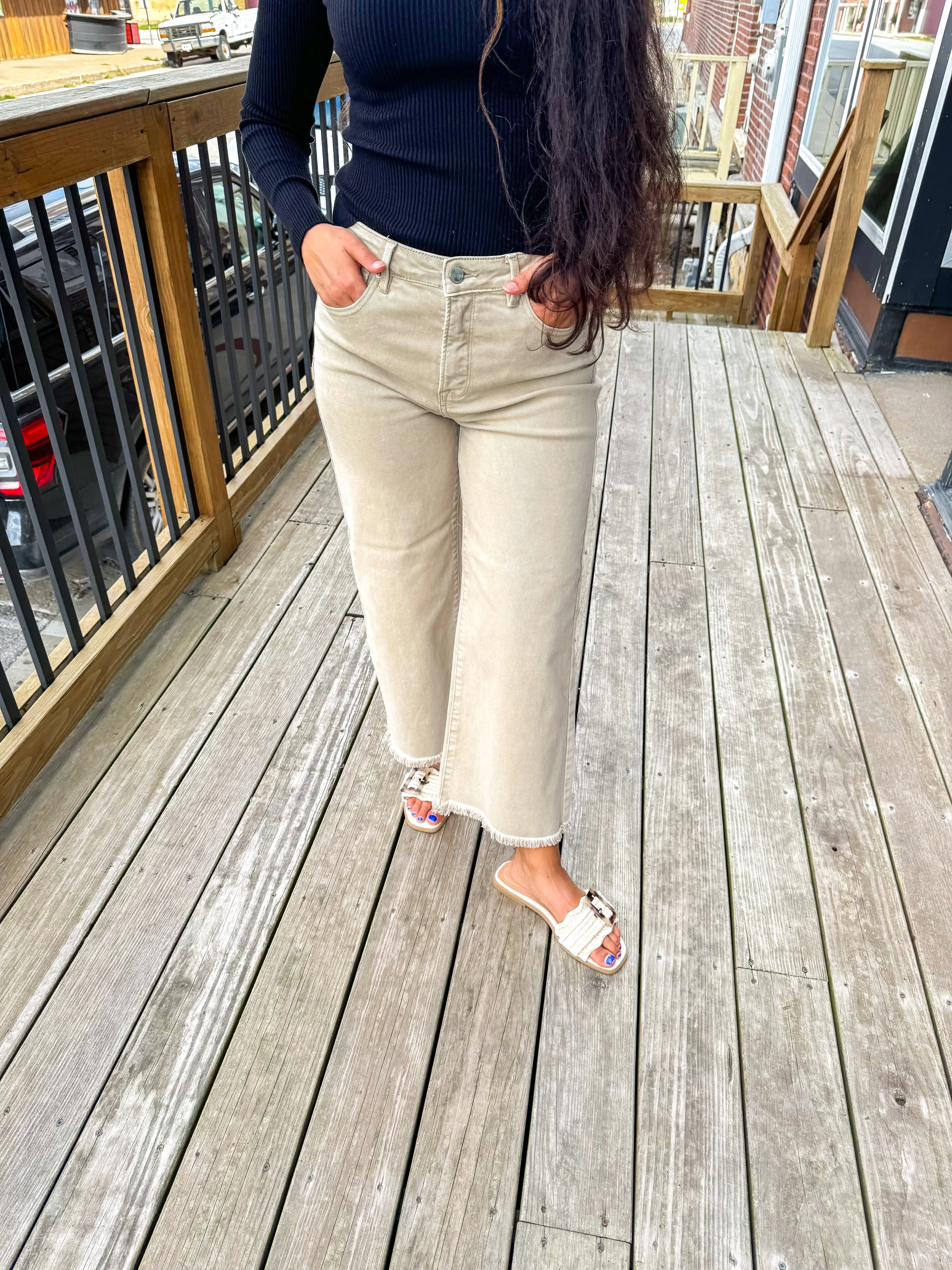 Dale- High Rise Crop Wide Leg Pants