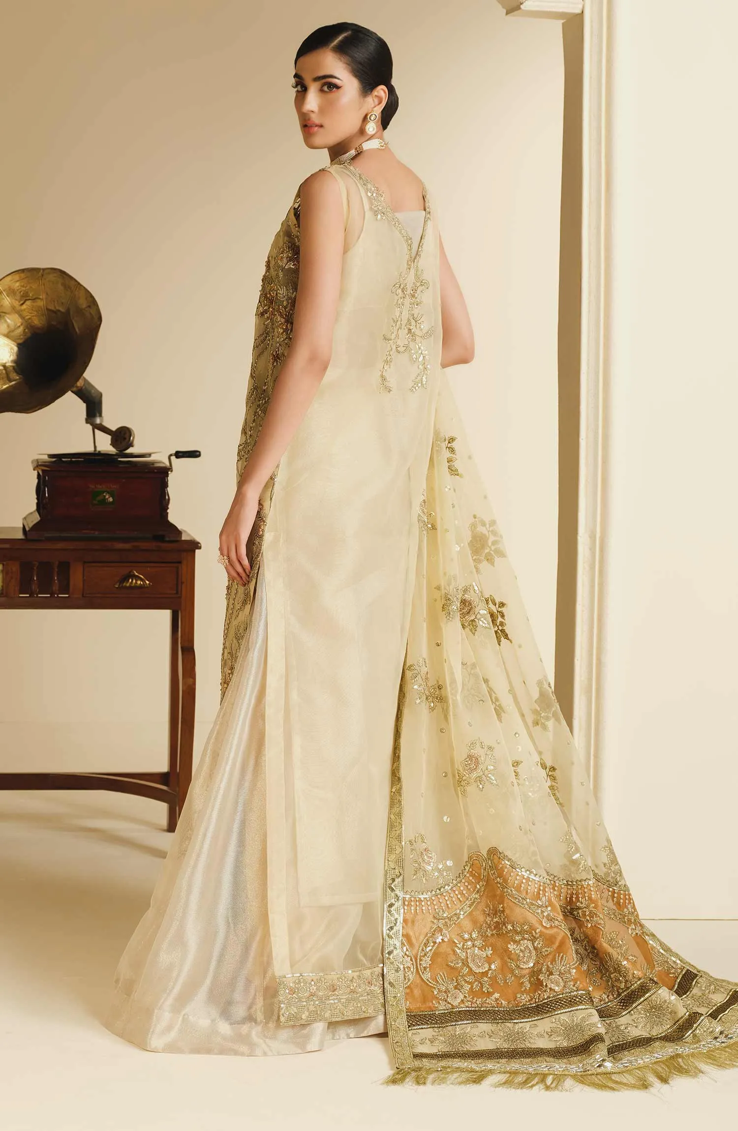 Gold Heavily Embellished Pakistani Shirt Pishwas Pakistani Wedding Dress