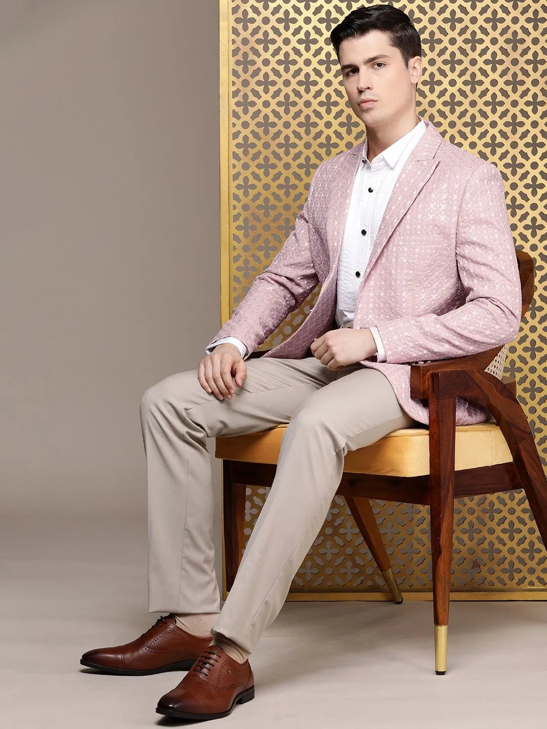 House of Pataudi Single-Breasted Sequinned Blazers