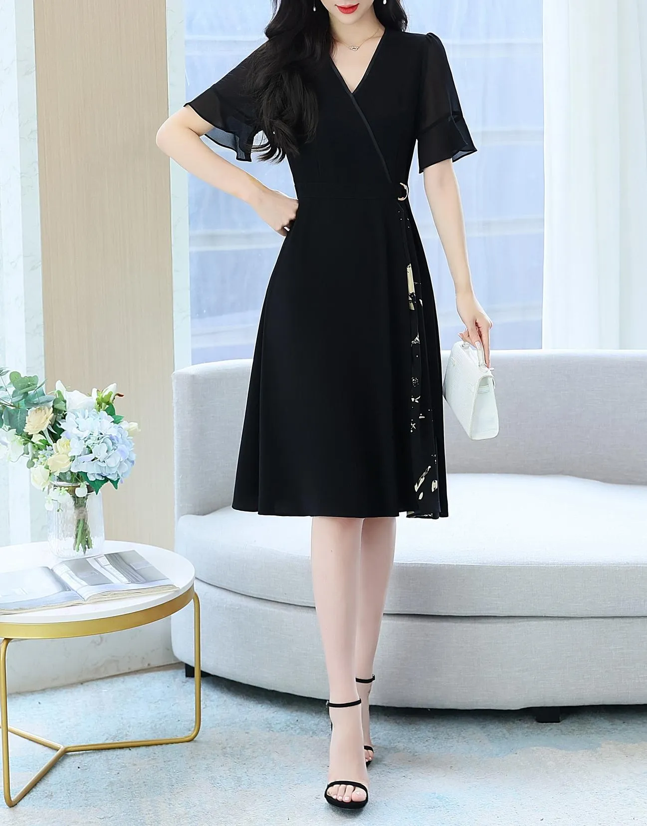 Knee-length Chiffon Summer Frock Perfect for Warm Days
