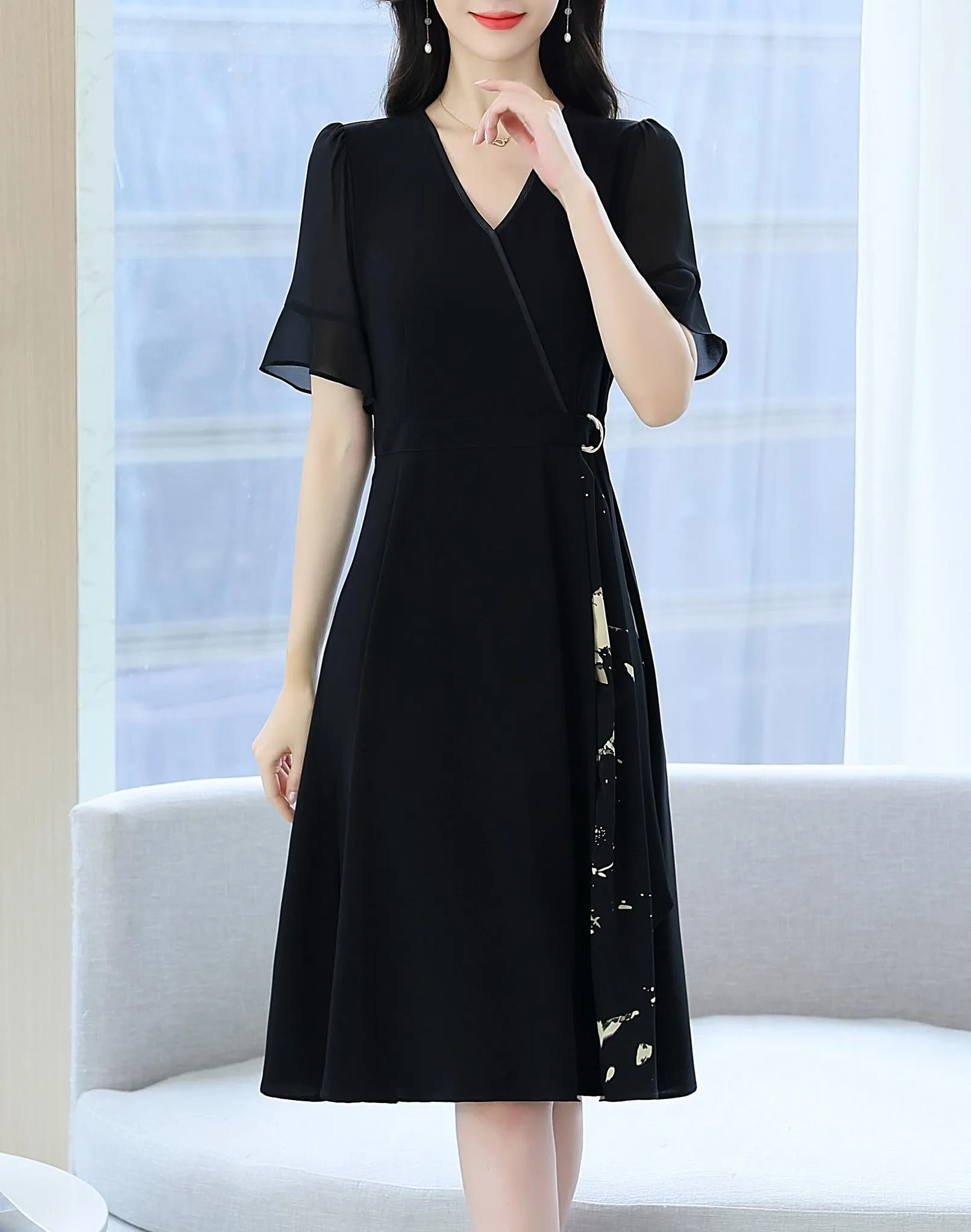 Knee-length Chiffon Summer Frock Perfect for Warm Days
