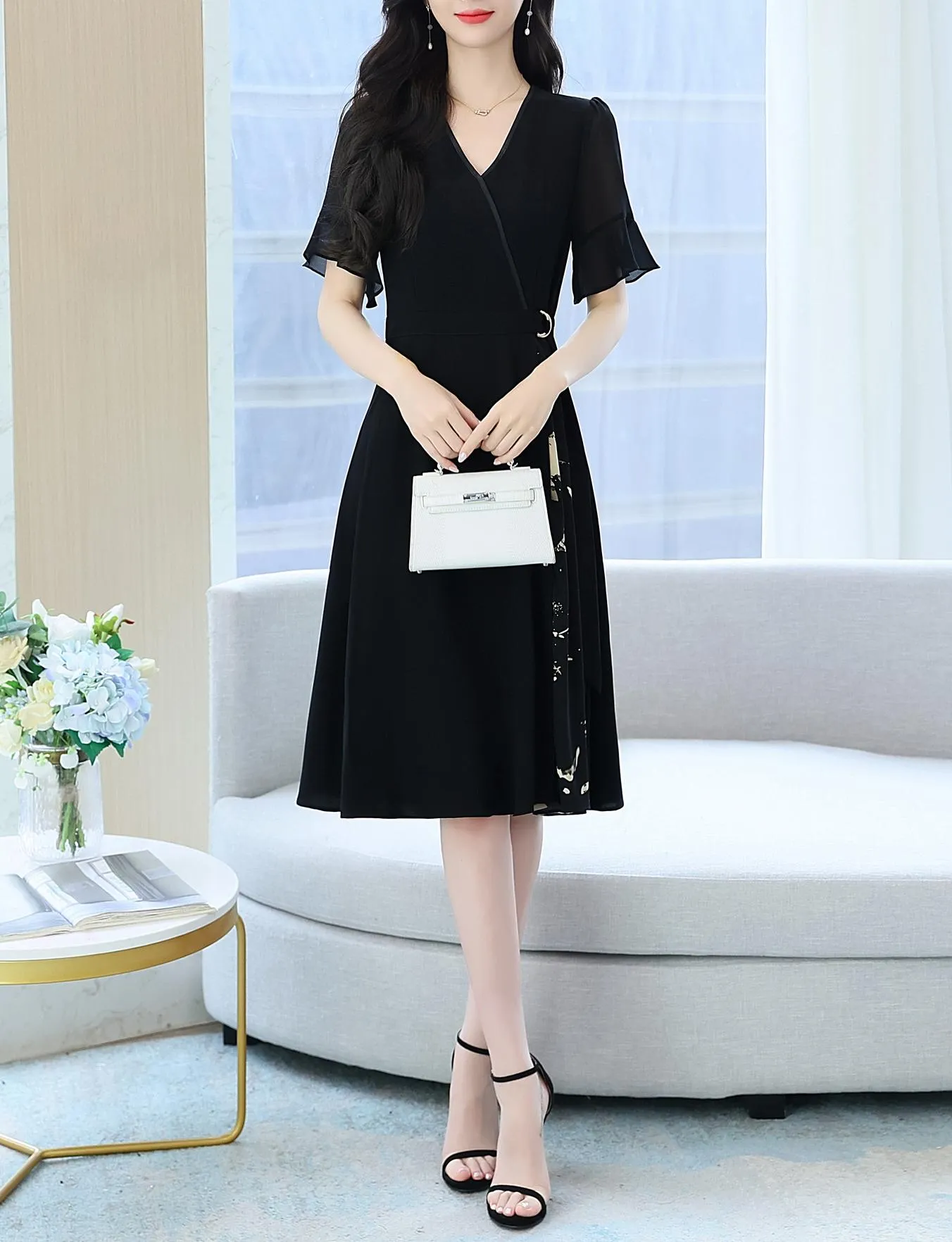 Knee-length Chiffon Summer Frock Perfect for Warm Days