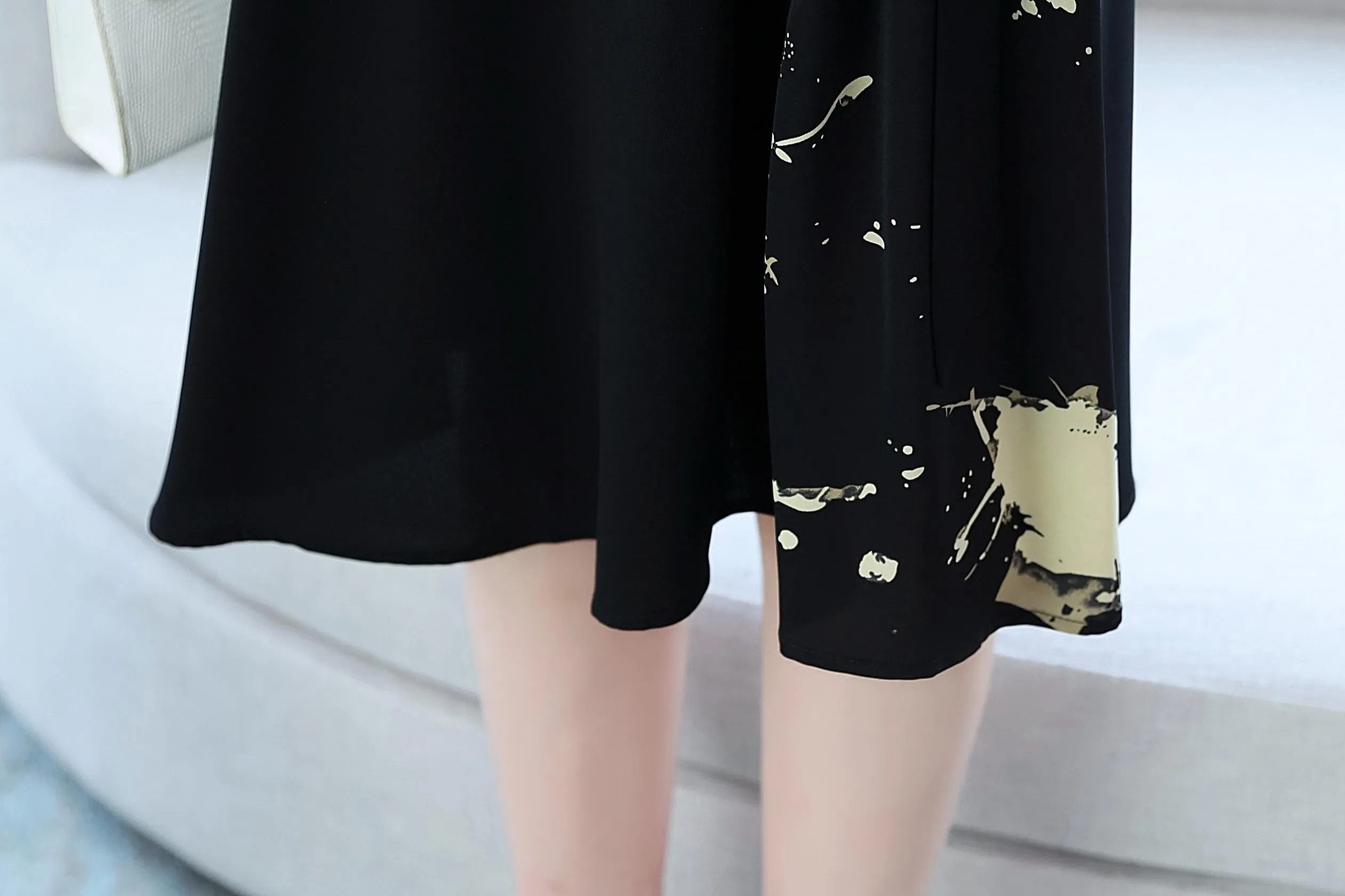 Knee-length Chiffon Summer Frock Perfect for Warm Days