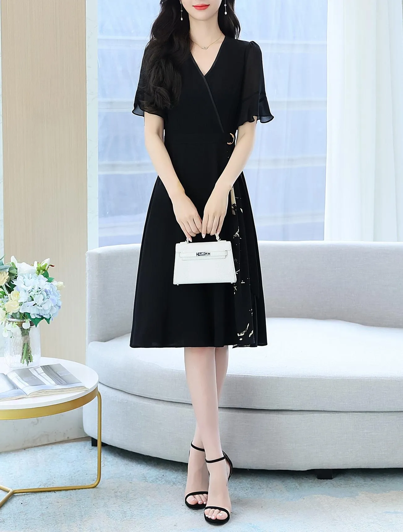 Knee-length Chiffon Summer Frock Perfect for Warm Days