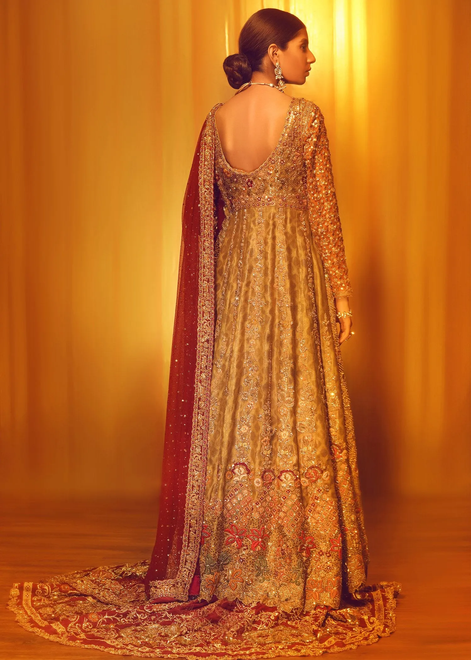 Latest Pakistani Heavy Bridal Lehnga for Wedding #J5144