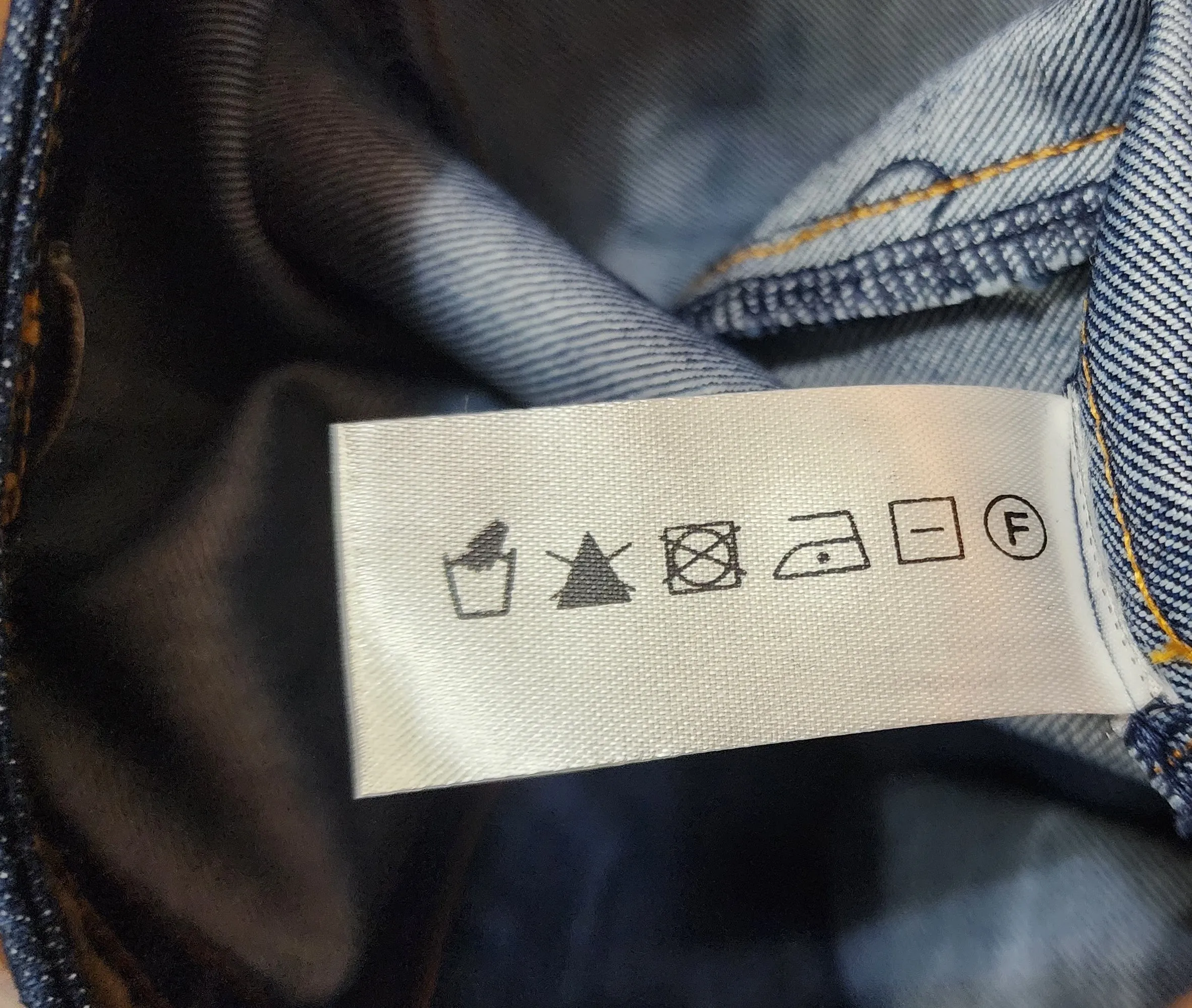 Leonard St dark denim shorts size 8