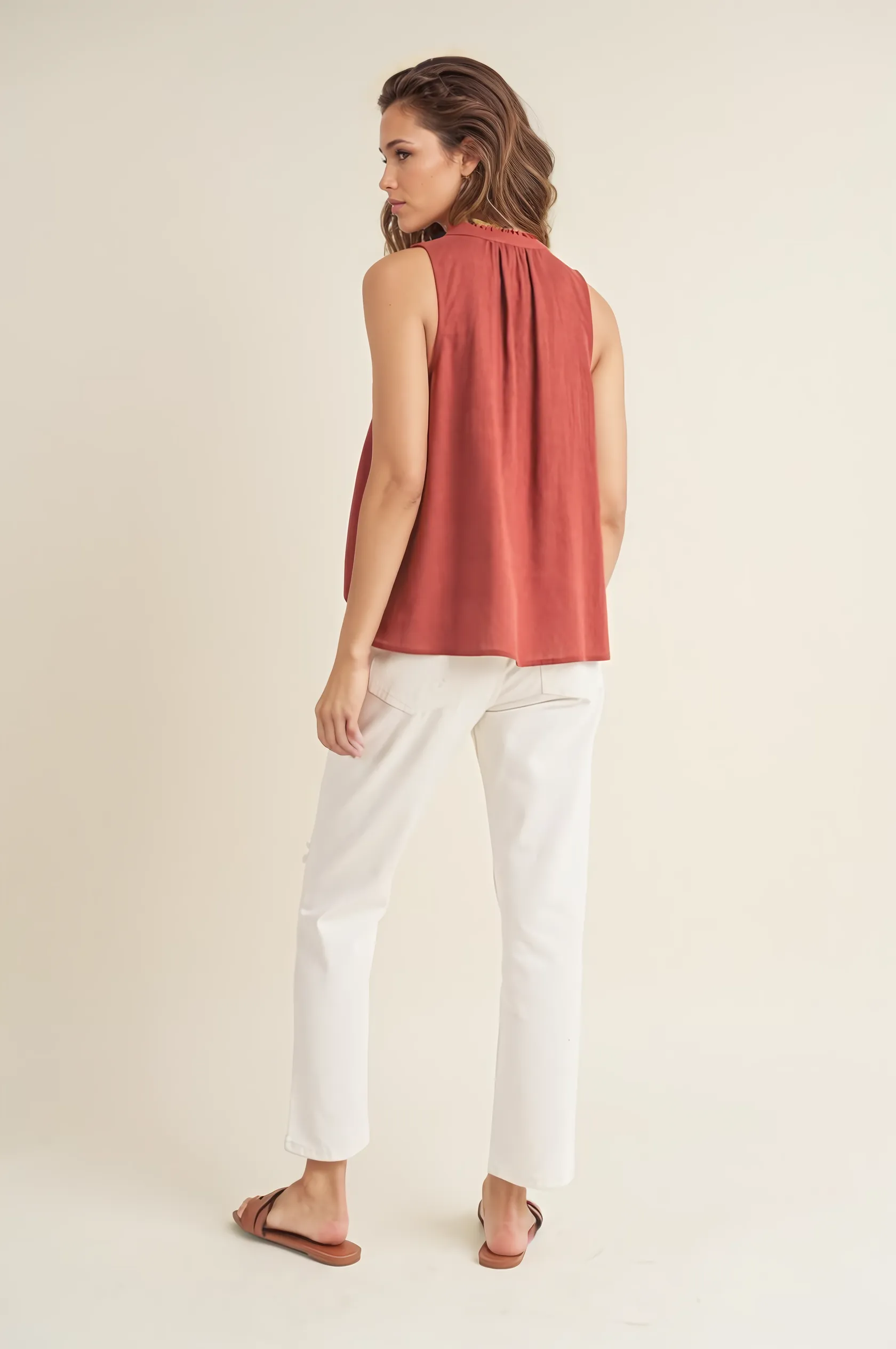 LINEN HIGH NECK TANK IN BURL WOOD