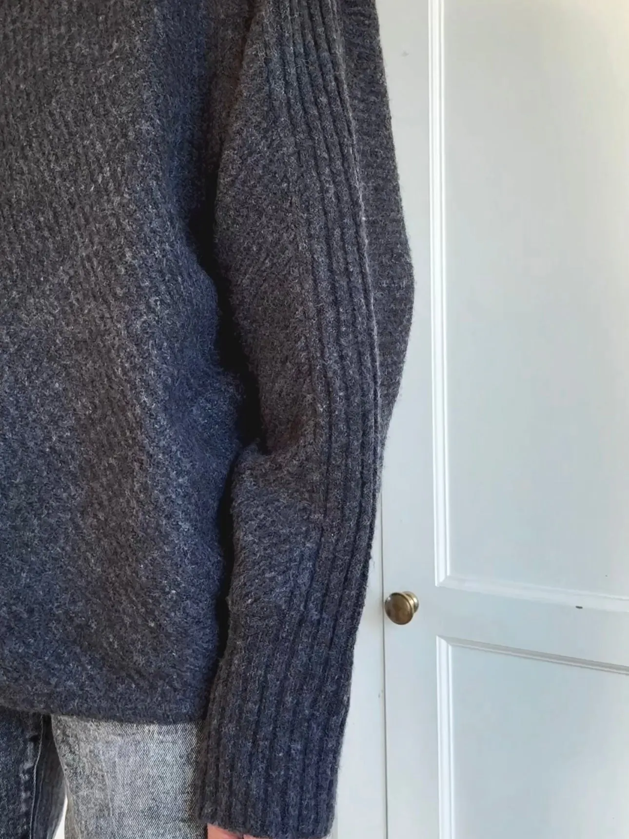 LOOSE HIGH NECK KNIT - DARK GREY