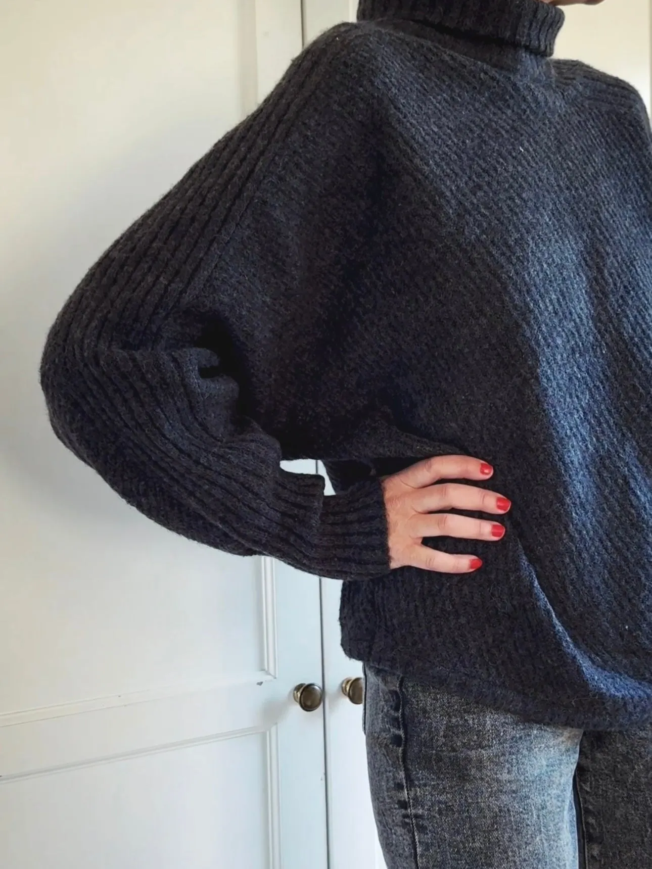LOOSE HIGH NECK KNIT - DARK GREY