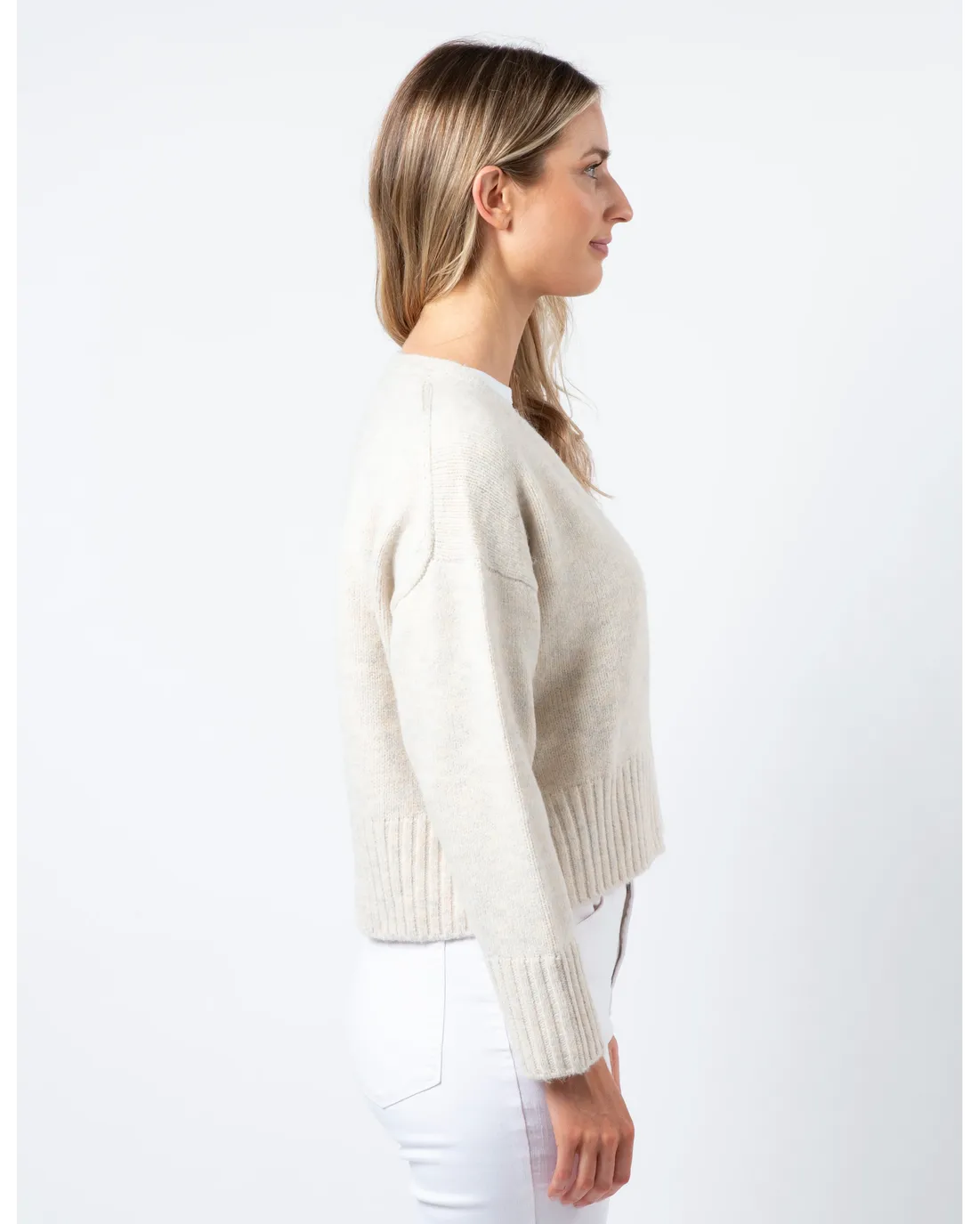 Martha Cardi - Oatmilk