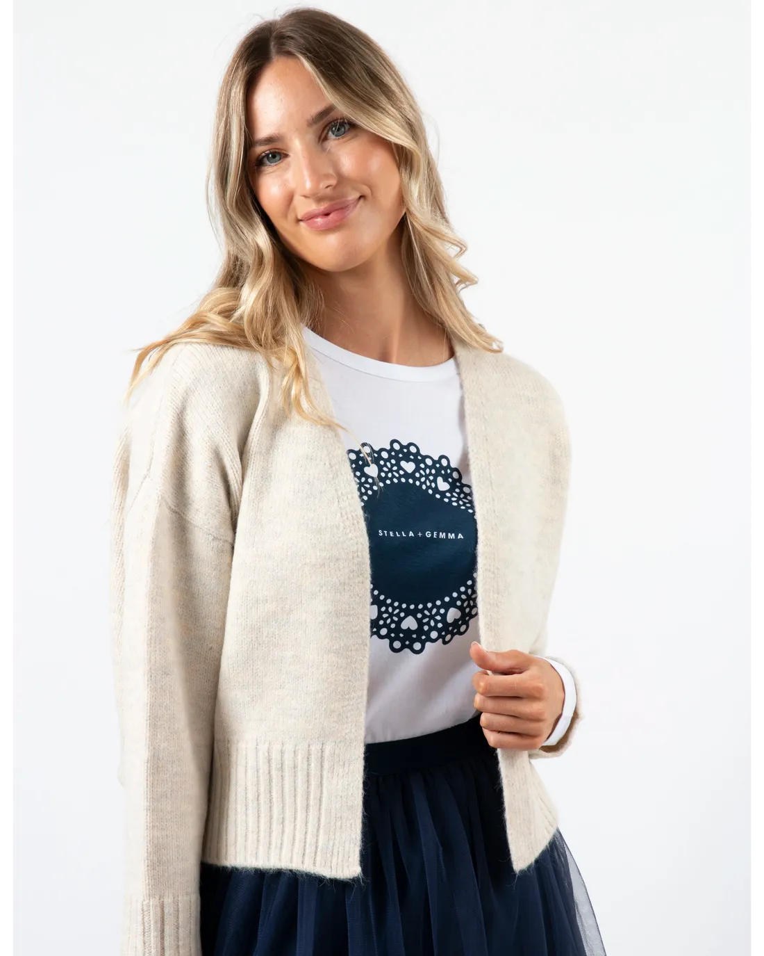 Martha Cardi - Oatmilk