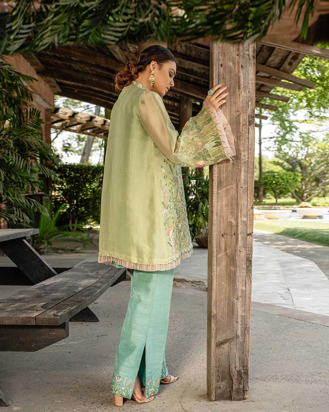 Pakistani Party Wear Organza Salwar Kameez Ladies Suit
