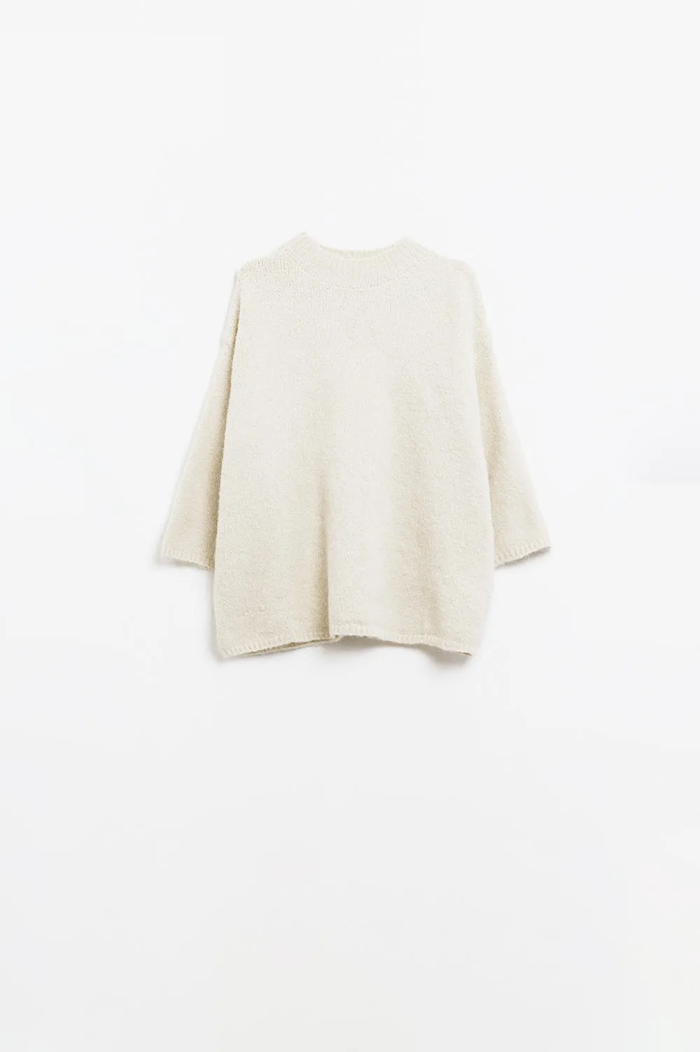 Relaxed Sweater With 3/4 Sleeve and Crew Neck in Cream