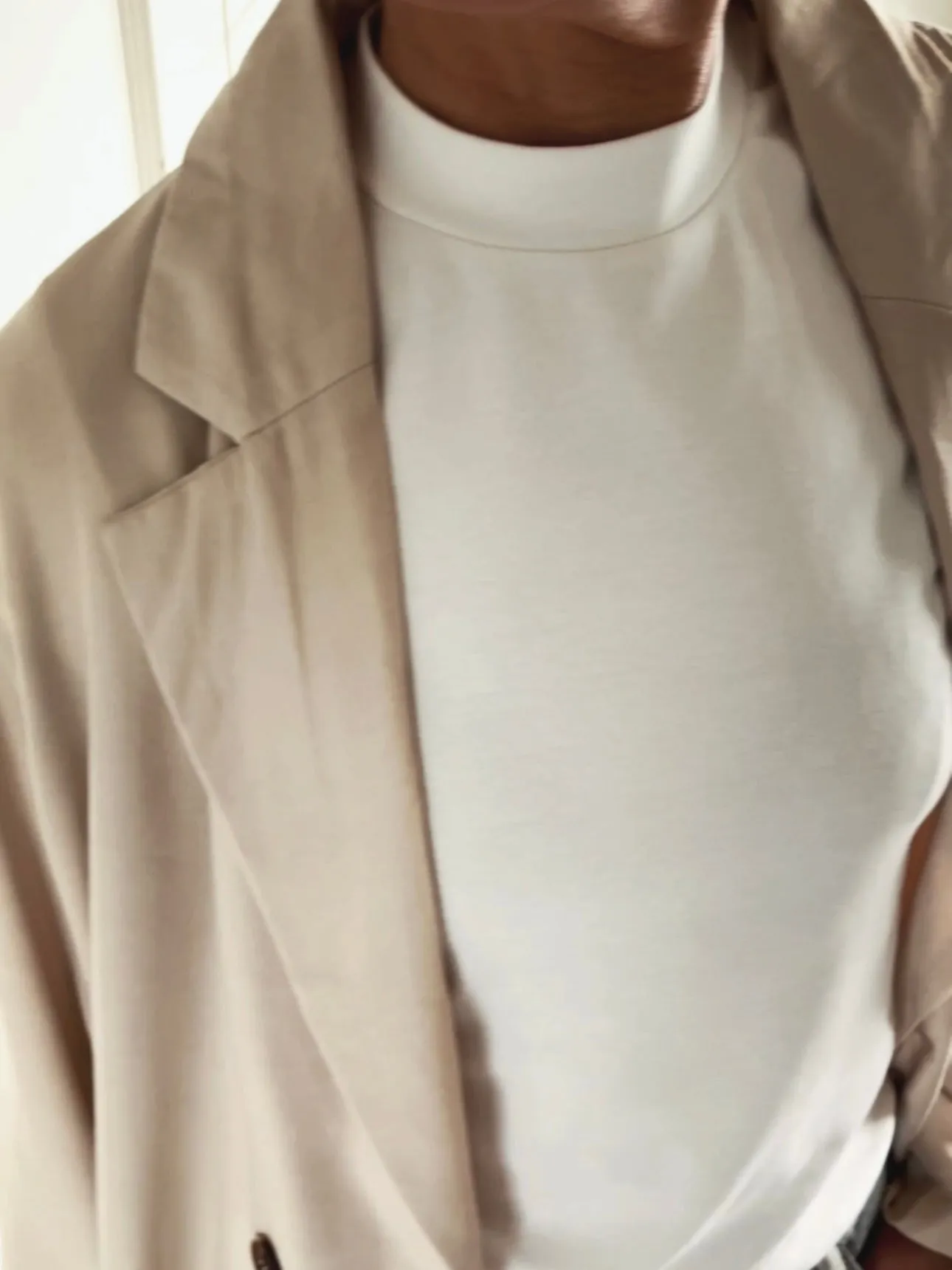 T-SHIRT WITH HIGH NECK - WHITE