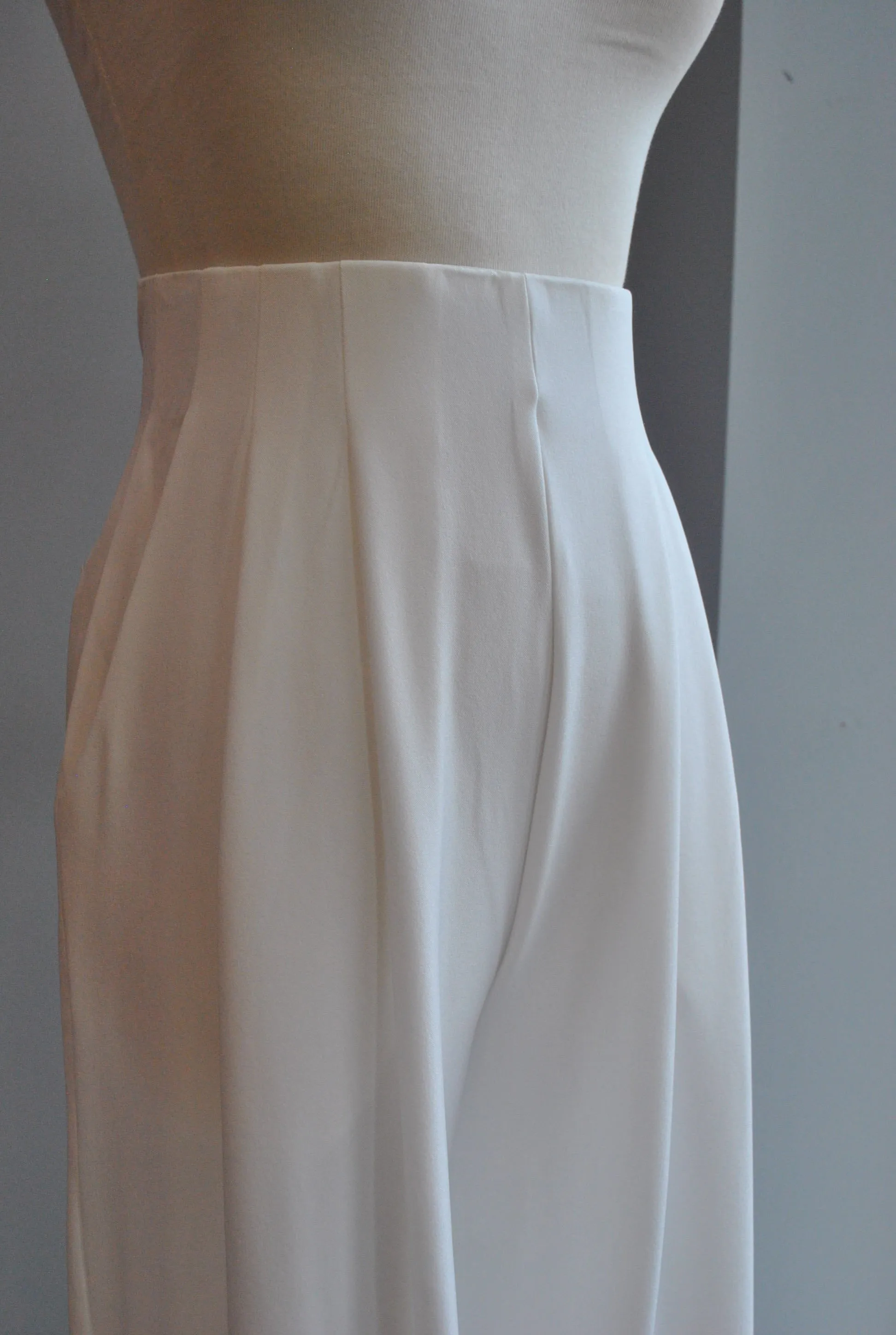 WHITE FLAIR HIGH WAISTED PANTS