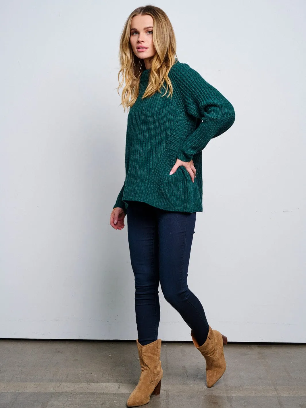 WOMEN'S LONG SLEEVE KNITTED PULLOVER SWEATER